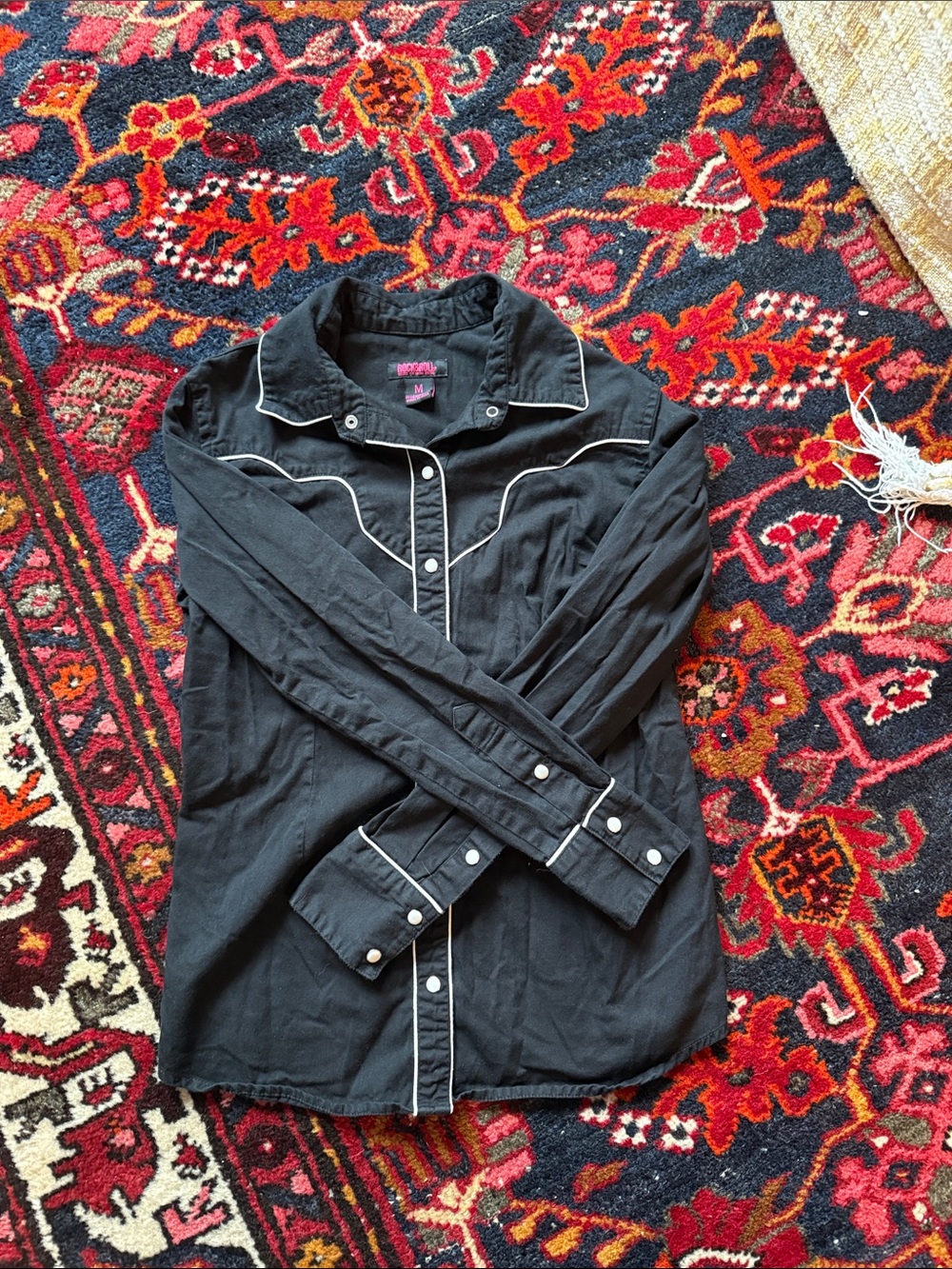 Rock & Roll Denim Western-Style Black Women’s Shirt with pearl snaps size M.